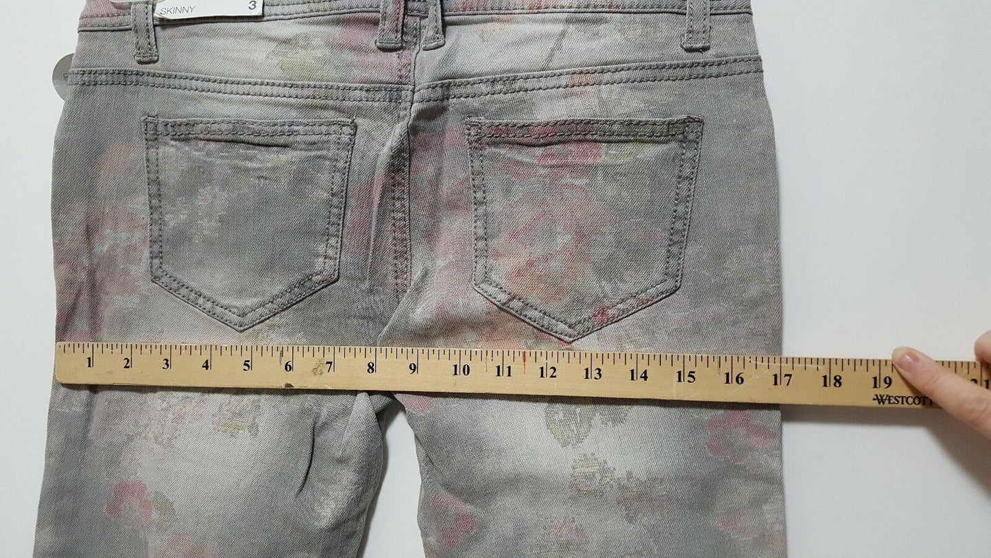 Women's Mossimo Supply Co. Jambe Moulante Gray Floral Skinny Jeans Size 3 - SVNYFancy
